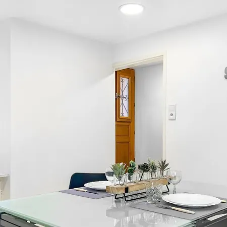 Homey Color - Proche Centre/parking/wifi & Netflix شقة *