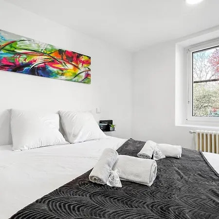 Homey Color - Proche Centre/parking/wifi & Netflix شقة