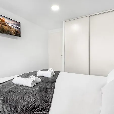 Homey Color - Proche Centre/parking/wifi & Netflix *