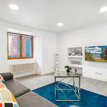 Homey Color - Proche Centre/parking/wifi & Netflix *